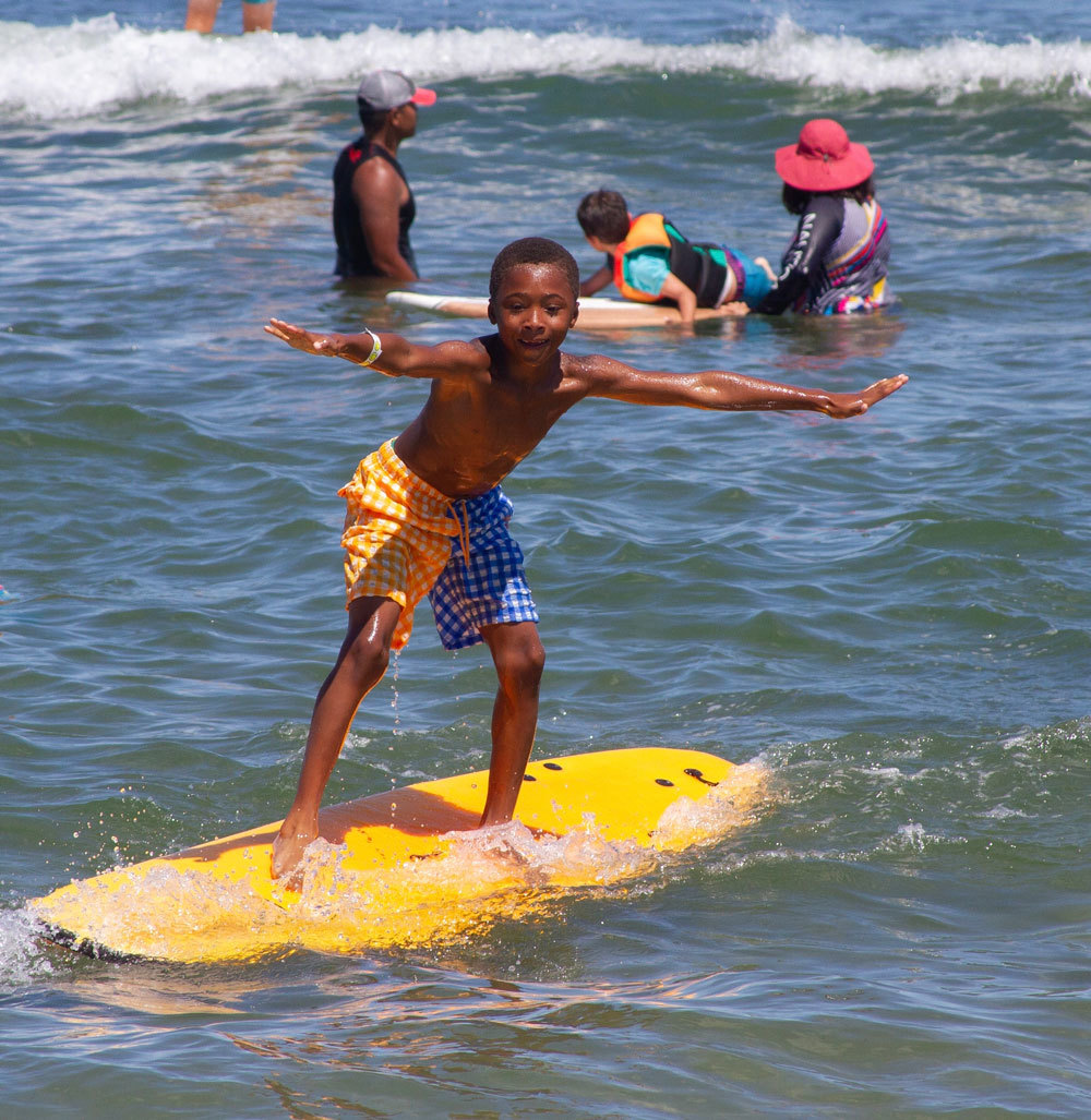 Surfing-Child-2022-6990-1670974679 Surfing-Child-2022-6990-1670974679